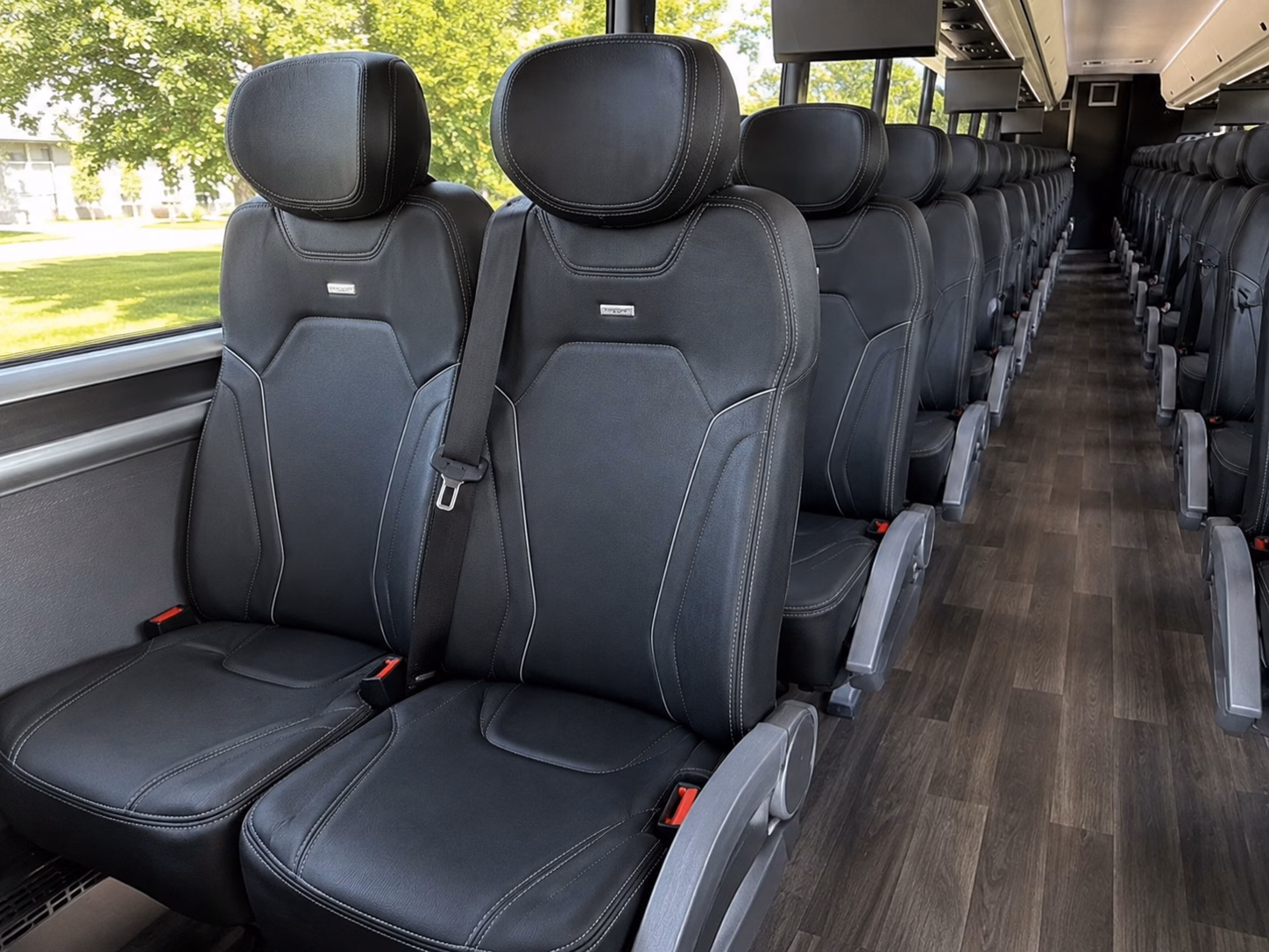 charter buses to covelli centre make youngstown concert nights simple